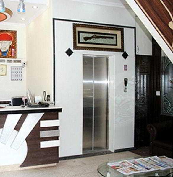 Snow White Deluxe Hotel New Delhi